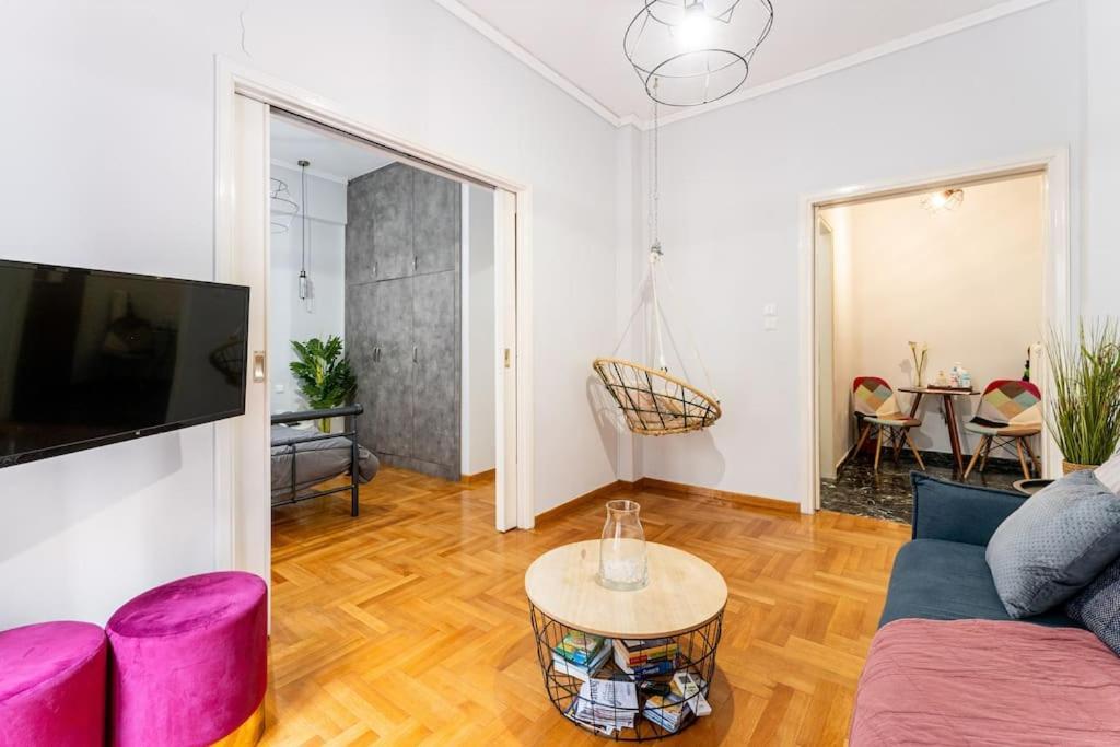 Downtown Cute Apt In The Heart Of Plaka Athena Bagian luar foto