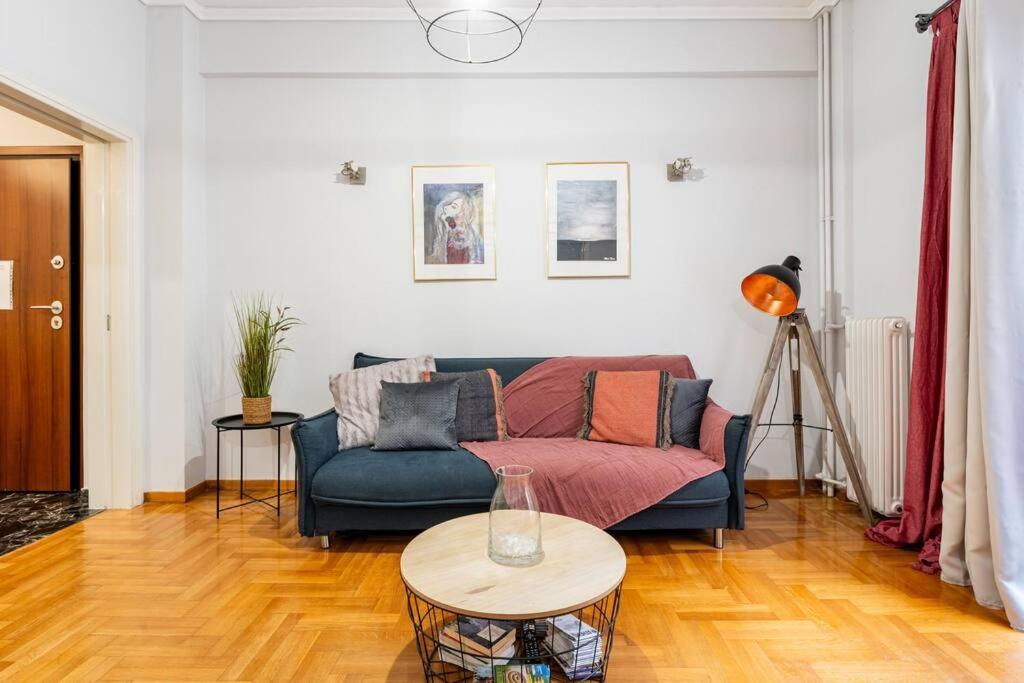 Downtown Cute Apt In The Heart Of Plaka Athena Bagian luar foto