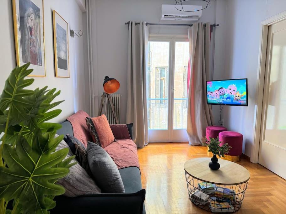 Downtown Cute Apt In The Heart Of Plaka Athena Bagian luar foto