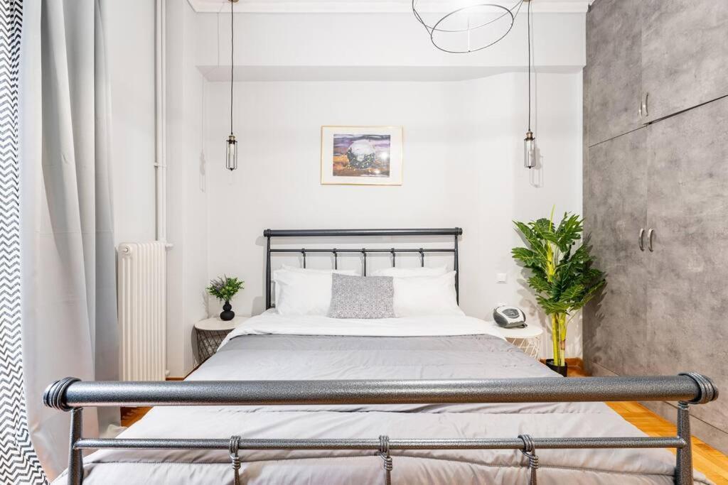 Downtown Cute Apt In The Heart Of Plaka Athena Bagian luar foto